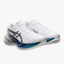 Load image into Gallery viewer, asics Novablast 3 Platinum Women&#39;s Running Shoes
