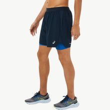 Load image into Gallery viewer, asics Road 2-in-1 Men&#39;s 7&quot; Shorts
